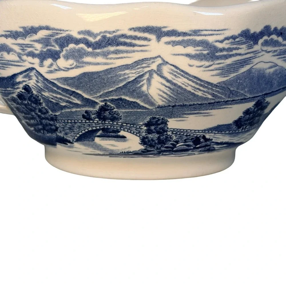 Royal Warwick Loch Maree Gravy Boat Lochs of‎ Scotland Blue White England MCM